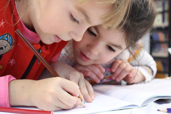 Interaktywne lekcje - jak ucząc rozwinąć umiejętności Twojego dziecka